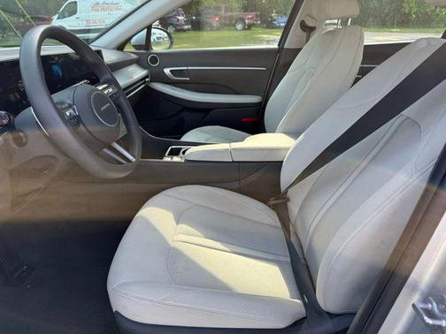 Aero Silver 2025 Hyundai SONATA SEL
