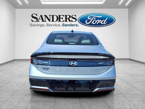 Aero Silver 2025 Hyundai SONATA SEL