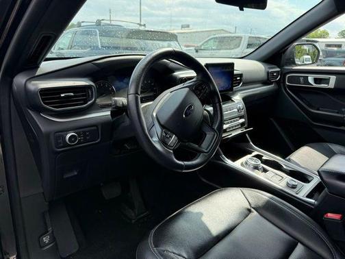 AGATE BLACK METALLIC 2020 Ford Explorer XLT