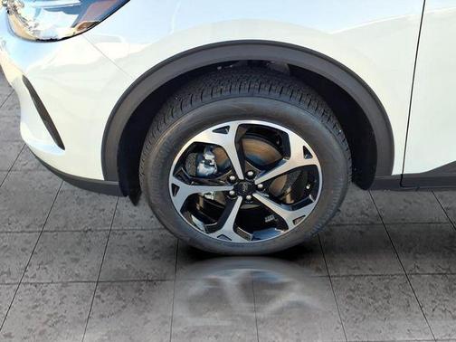 STAR WHITE METALLIC TRI-COAT 2026 Ford Escape ST-Line Select