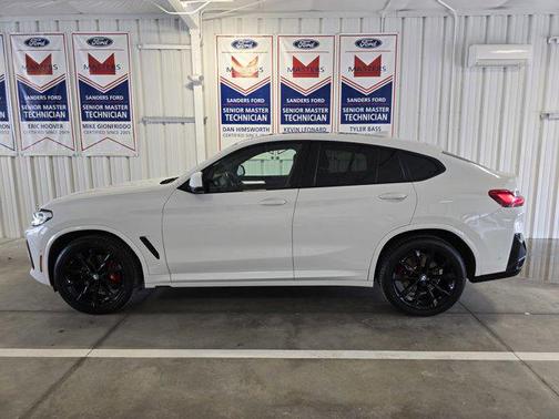 2022 BMW X4 xDrive30i