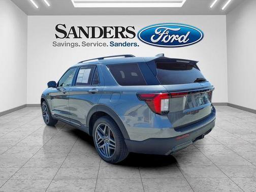 CARBONIZED GRAY METALLIC 2025 Ford Explorer ST-Line