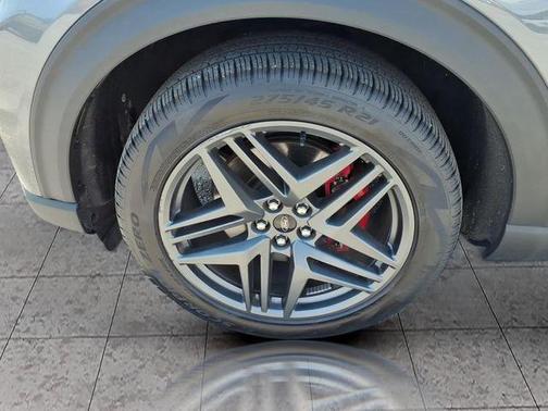 CARBONIZED GRAY METALLIC 2025 Ford Explorer ST-Line