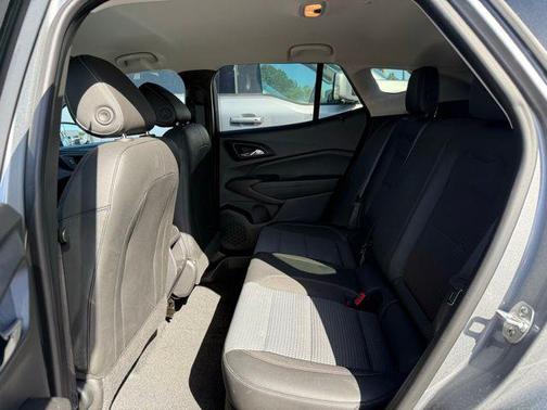 Sterling Gray Metallic 2025 Chevrolet Trax LT