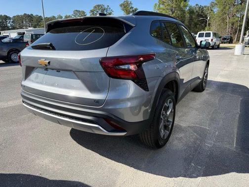 Sterling Gray Metallic 2025 Chevrolet Trax LT