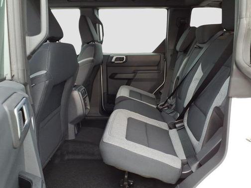 OXFORD WHITE 2025 Ford Bronco Base 4 Door 4x4