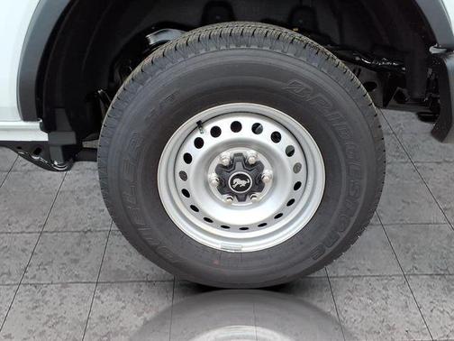 OXFORD WHITE 2025 Ford Bronco Base 4 Door 4x4