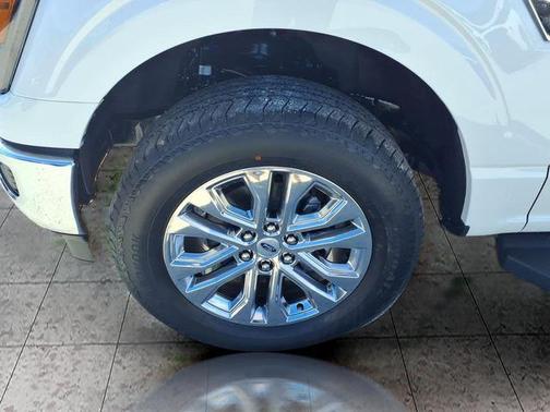 STAR WHITE METALLIC TRICOAT 2026 Ford F-150 Lariat