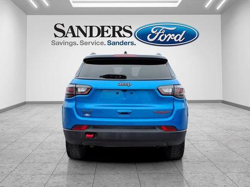 2025 Jeep Compass Trailhawk