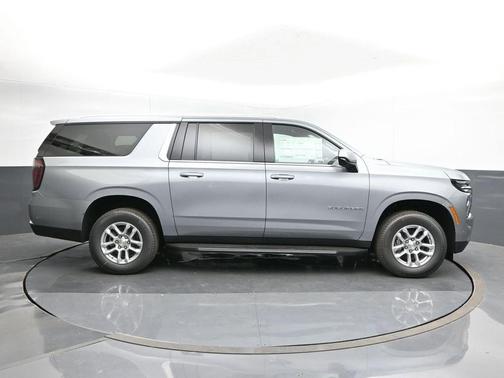 2025 Chevrolet Suburban LS