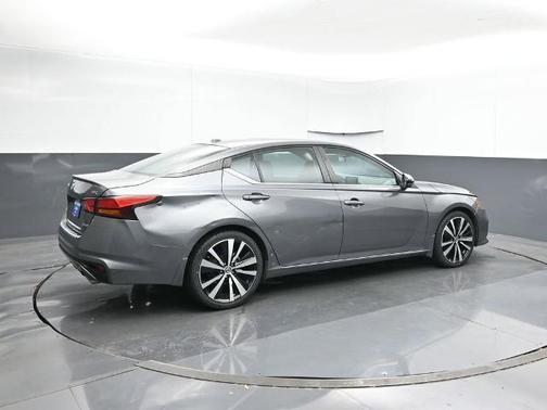 2021 Nissan Altima 2.0 SR