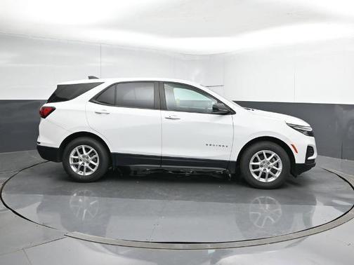 Summit White 2022 Chevrolet Equinox LS