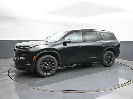 Mosaic Black Metallic 2026 Chevrolet Traverse LT