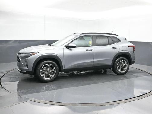 Sterling Gray Metallic 2026 Chevrolet Trax LT