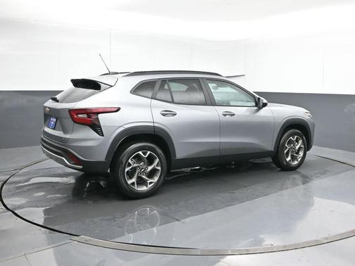 Sterling Gray Metallic 2026 Chevrolet Trax LT