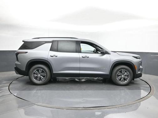 Sterling Gray Metallic 2026 Chevrolet Traverse LT