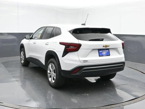 2025 Chevrolet Trax LS