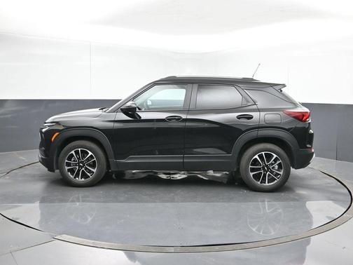 Mosaic Black Metallic 2025 Chevrolet Trailblazer LT