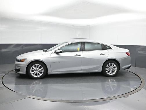 Silver Ice Metallic 2022 Chevrolet Malibu LT