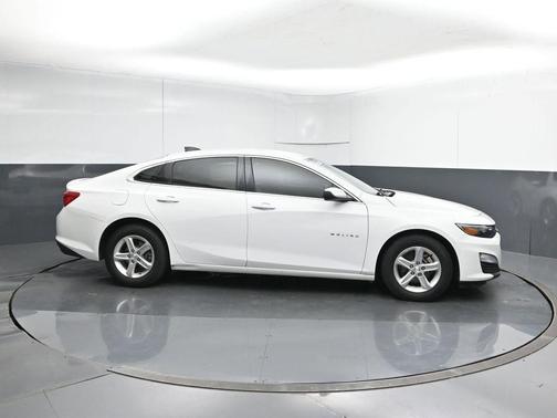 Summit White 2020 Chevrolet Malibu 1LS