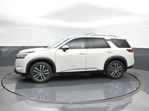 2022 Nissan Pathfinder Platinum