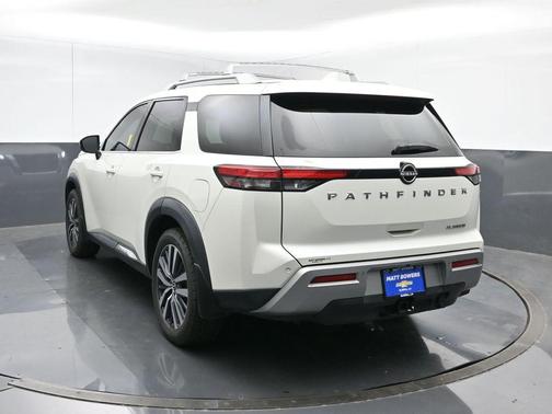 2022 Nissan Pathfinder Platinum
