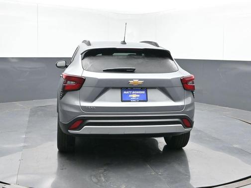 Sterling Gray Metallic 2026 Chevrolet Trax LT