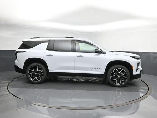 Polar White 2026 Chevrolet Traverse High Country