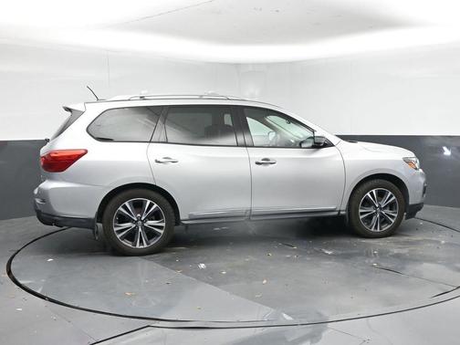 2018 Nissan Pathfinder Platinum