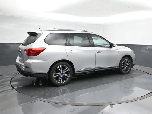 2018 Nissan Pathfinder Platinum