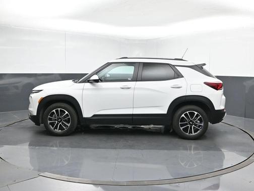 Summit White 2025 Chevrolet Trailblazer LT
