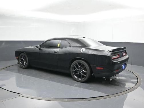 Pitch Black Clearcoat 2021 Dodge Challenger GT