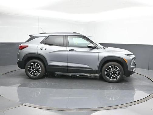 Sterling Gray Metallic 2025 Chevrolet Trailblazer LT