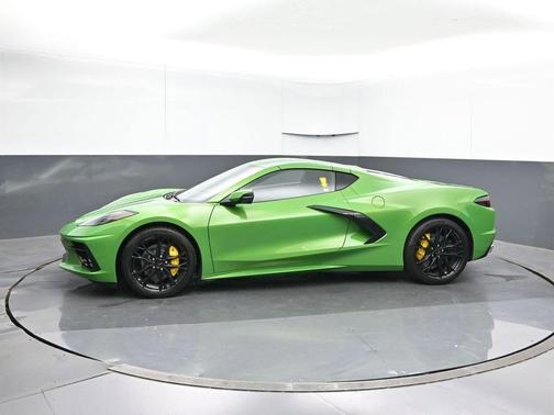 2026 Chevrolet Corvette Stingray w/2LT