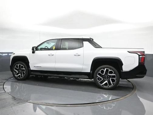 2024 Chevrolet Silverado EV RST