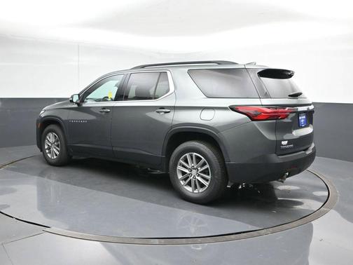 Silver Sage Metallic 2022 Chevrolet Traverse LT Cloth