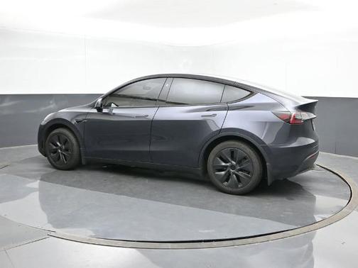 2024 Tesla Model Y Base