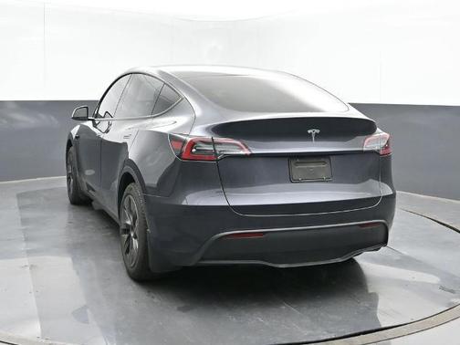 2024 Tesla Model Y Base