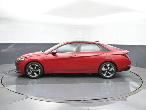 2022 Hyundai ELANTRA Limited