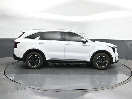 Glacial White Pearl 2025 Kia Sorento S