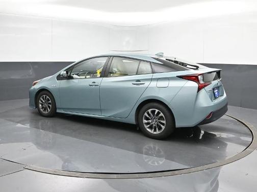 2019 Toyota Prius XLE
