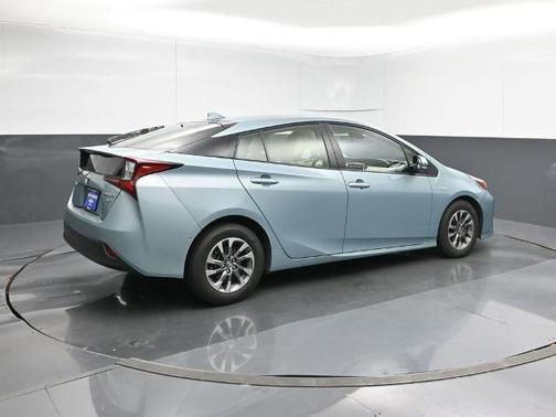 2019 Toyota Prius XLE