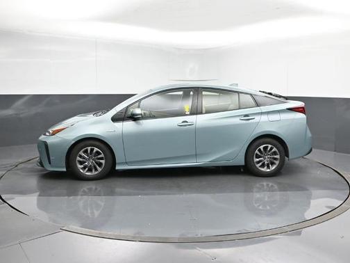 2019 Toyota Prius XLE