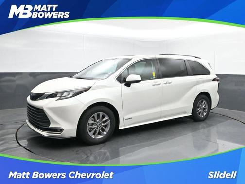2021 Toyota Sienna XLE
