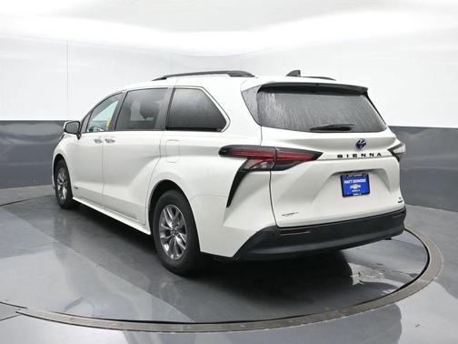 2021 Toyota Sienna XLE