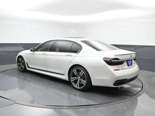 2018 BMW 750 i