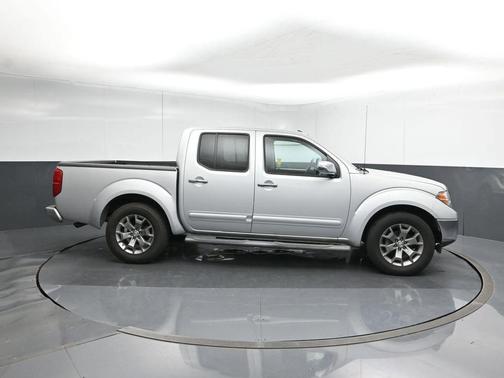 Brilliant Silver Metallic 2019 Nissan Frontier SL