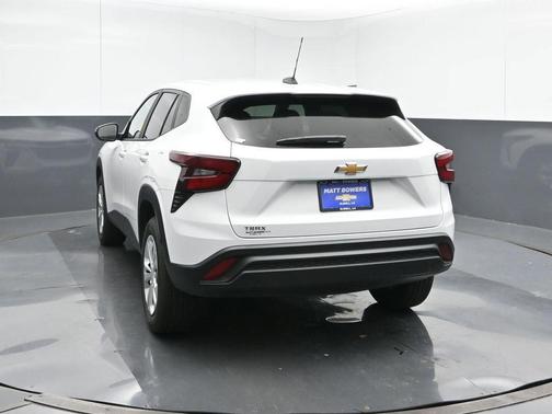 2025 Chevrolet Trax LS