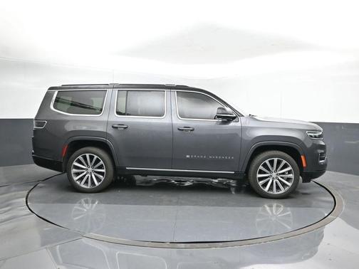 2023 Jeep Grand Wagoneer Base