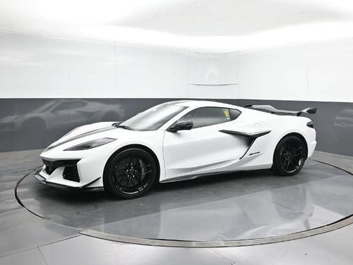 Arctic White 2026 Chevrolet Corvette Z06